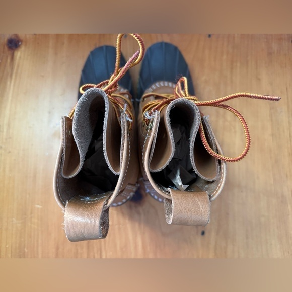 L.L. Bean Womens’ 8" Bean Boots, Unlined | Size 6 Medium Width (BM) - Picture 4 of 9